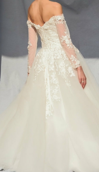 Wedding dress - Picture 5 of 8